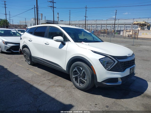 Salvage Kia Sportage Image