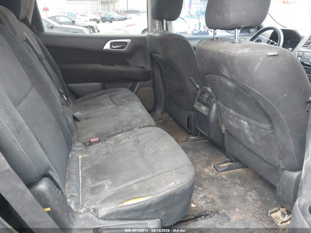 Nissan Pathfinder Sv