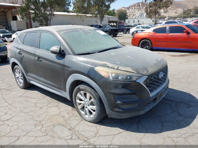 Salvage Hyundai TUCSON Image