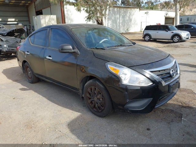 Salvage Nissan Versa Image