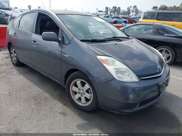 Salvage Toyota Prius Image