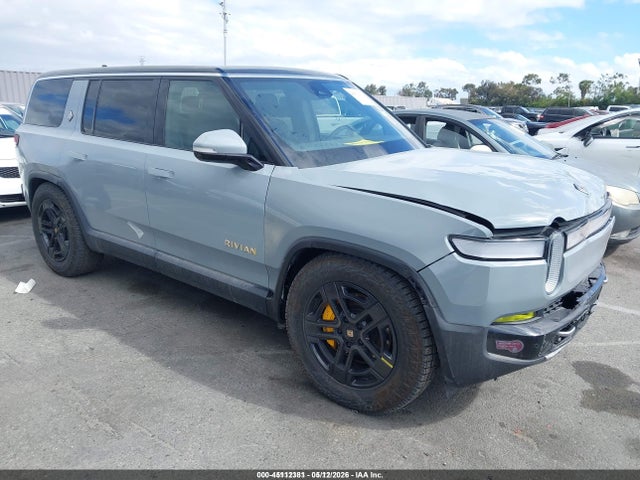 Salvage Rivian R1s Image