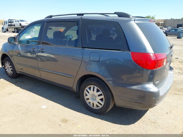 Toyota Sienna Ce