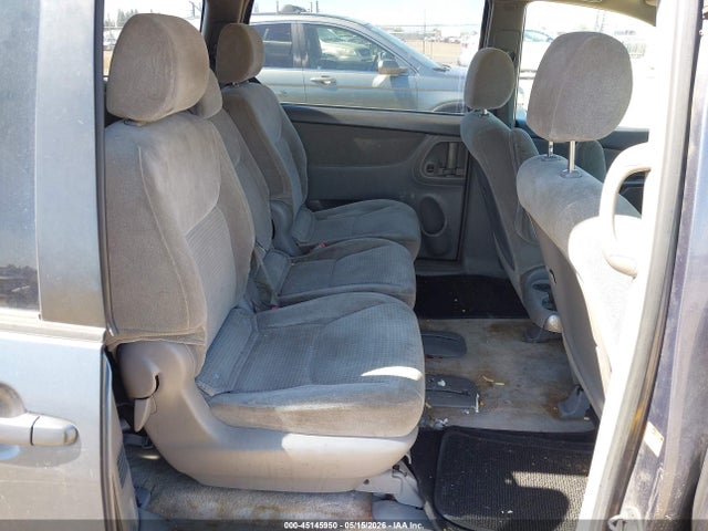 Toyota Sienna Ce