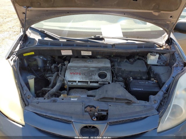 Toyota Sienna Ce