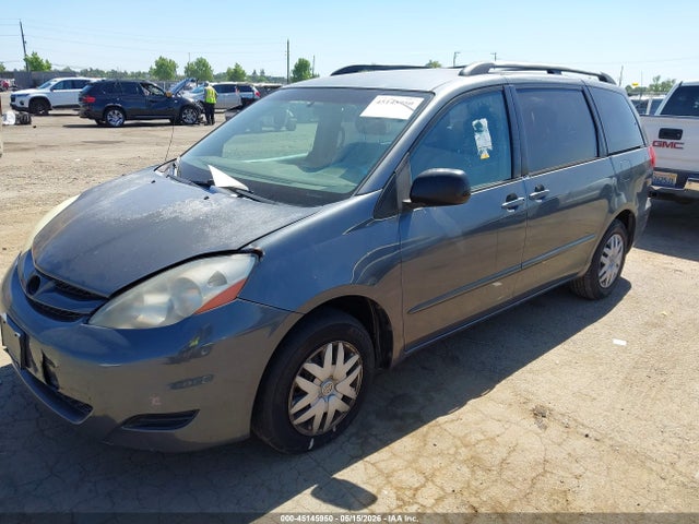 Toyota Sienna Ce