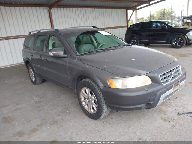 Salvage Volvo XC70 Image