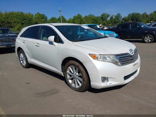 Salvage Toyota Venza Image