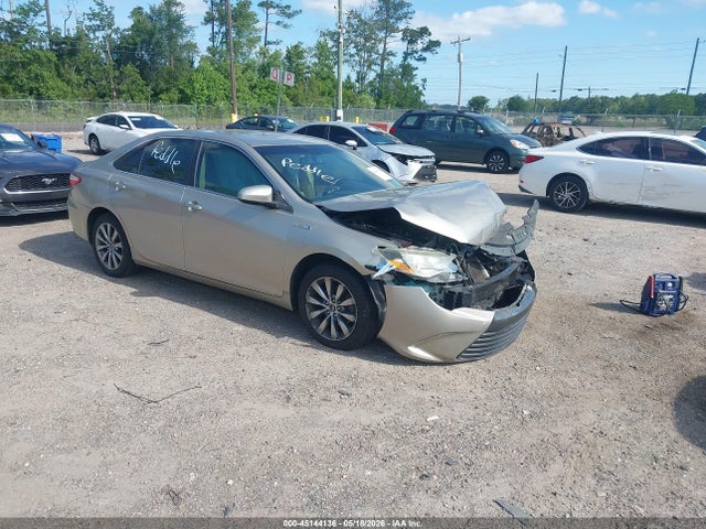 Salvage Toyota Camry Image