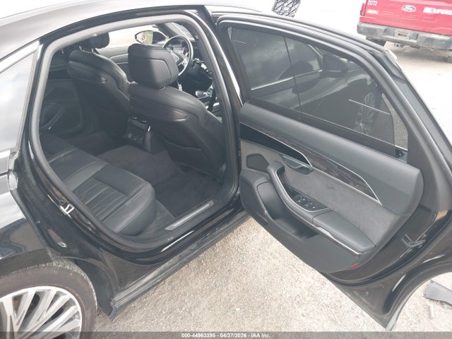 Audi A8 55