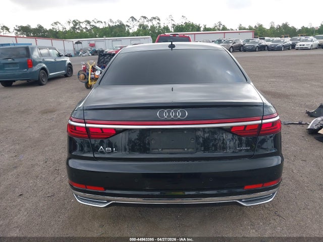Audi A8 55
