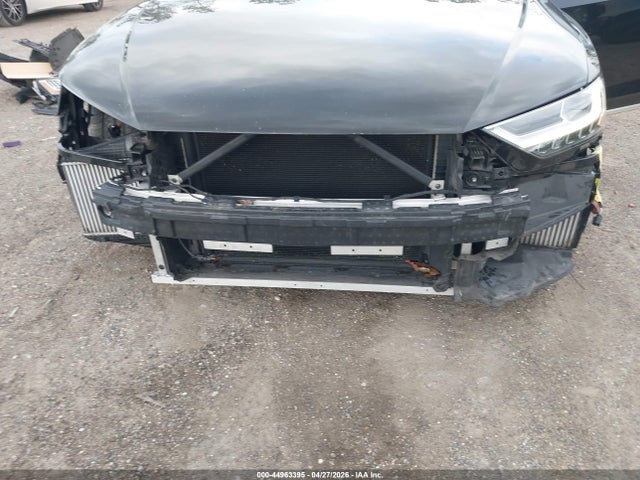 Audi A8 55