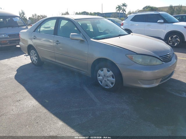 Salvage Toyota Camry Image