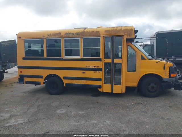 General Motors Savana Cutaway Work Van