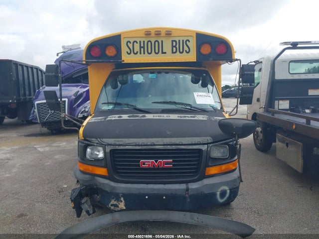 General Motors Savana Cutaway Work Van