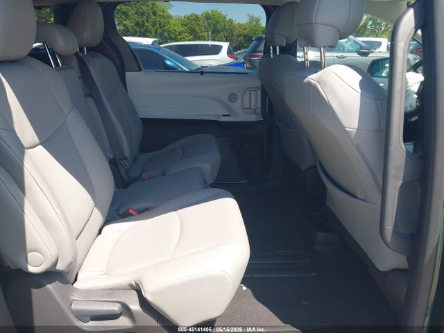 Toyota Sienna Xle