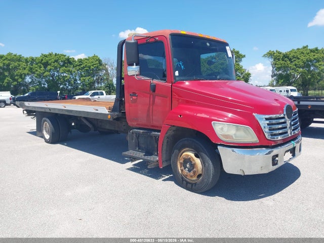 Salvage Hino 258 Image
