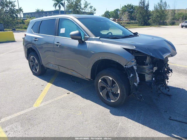 Salvage Nissan Rogue Image