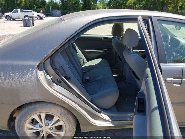 Toyota Camry Le V6