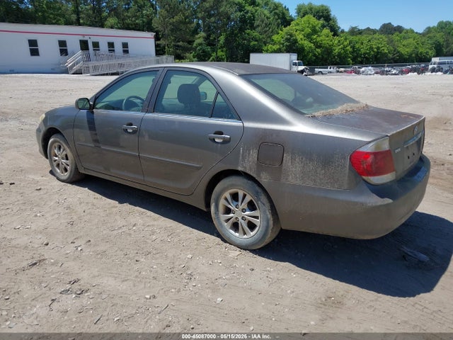 Toyota Camry Le V6