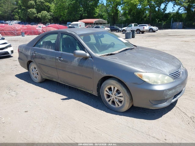 Salvage Toyota Camry Image