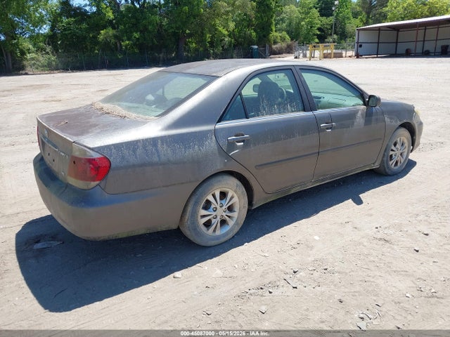 Toyota Camry Le V6