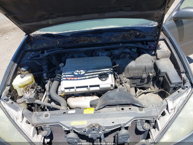 Toyota Camry Le V6