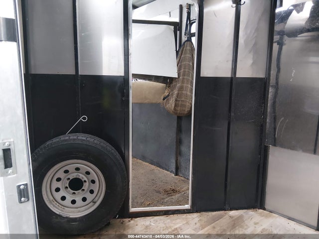 Trail Rite Horse Trailer 16