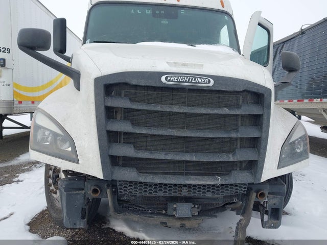 Freightliner New Cascadia 126