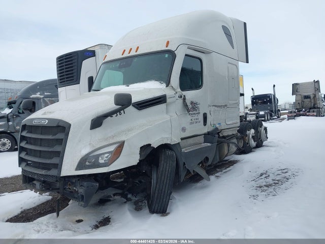 Freightliner New Cascadia 126
