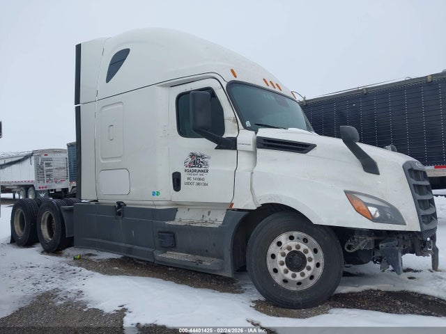 Freightliner New Cascadia 126