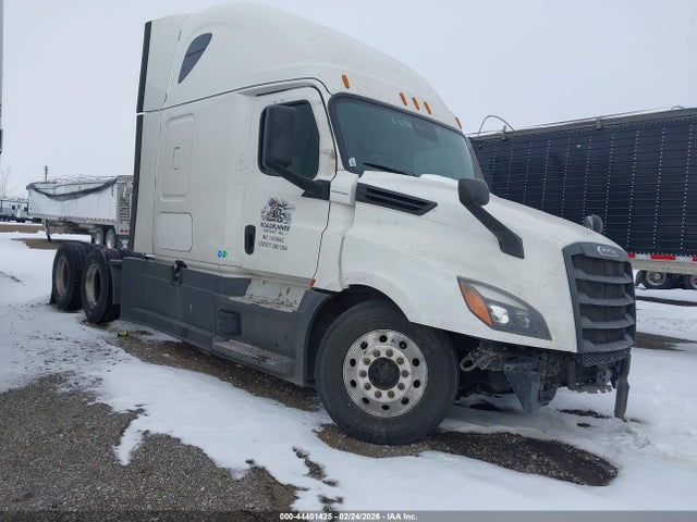 Salvage Freightliner New Cascadia 126 Image