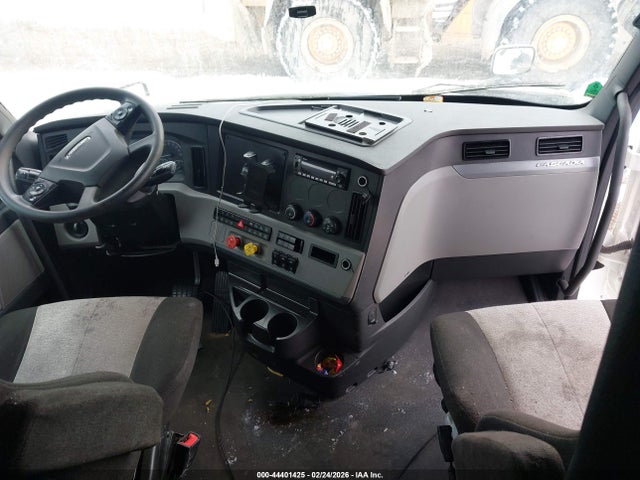 Freightliner New Cascadia 126