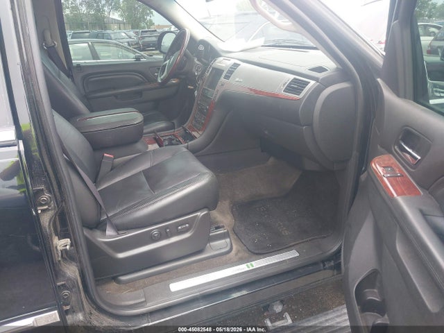 Cadillac Escalade Standard