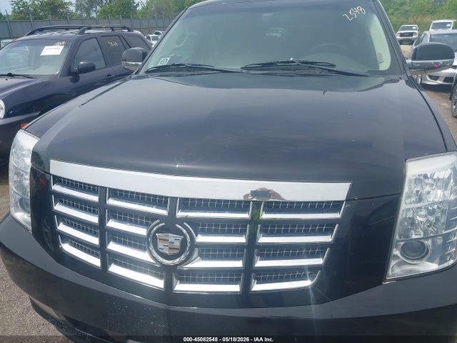 Cadillac Escalade Standard