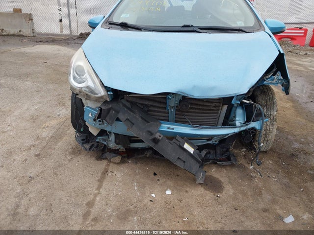 Toyota Prius c Two