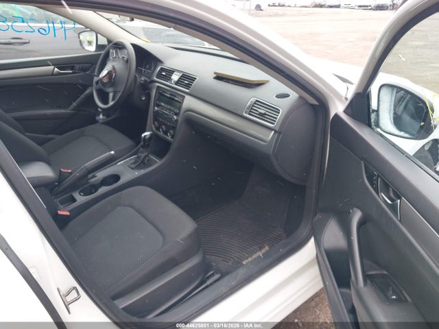 Volkswagen Passat 1.8t S