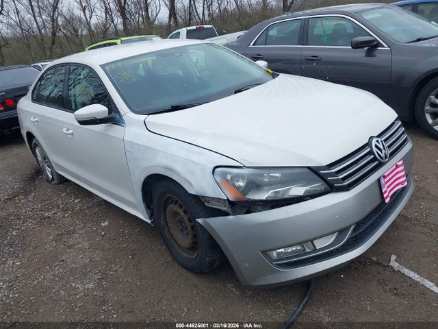 Salvage Volkswagen Passat Image