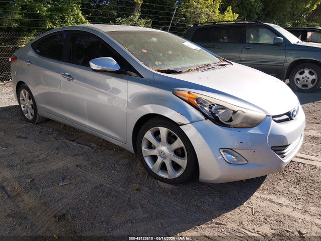 Salvage Hyundai ELANTRA Image