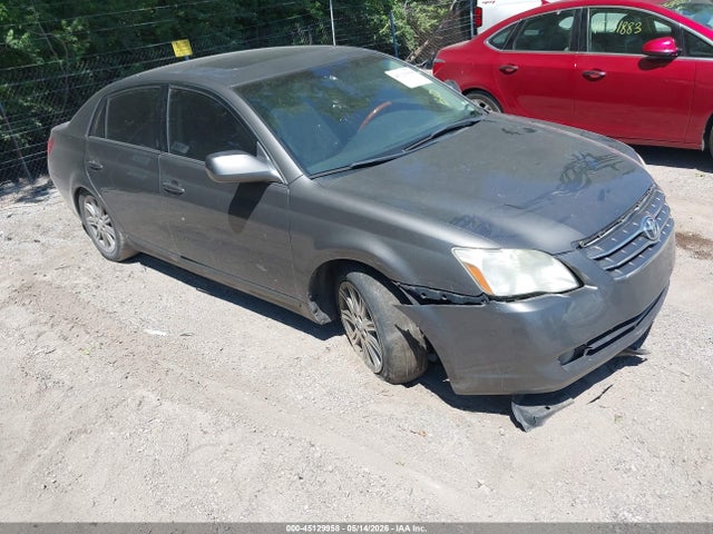Salvage Toyota Avalon Image