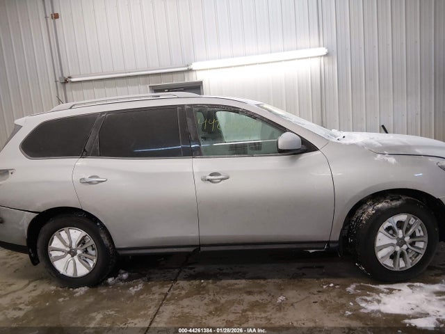 Nissan Pathfinder Sv