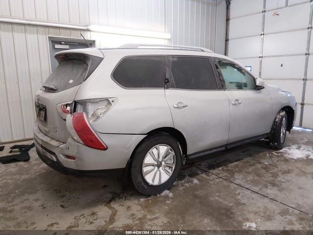 Nissan Pathfinder Sv