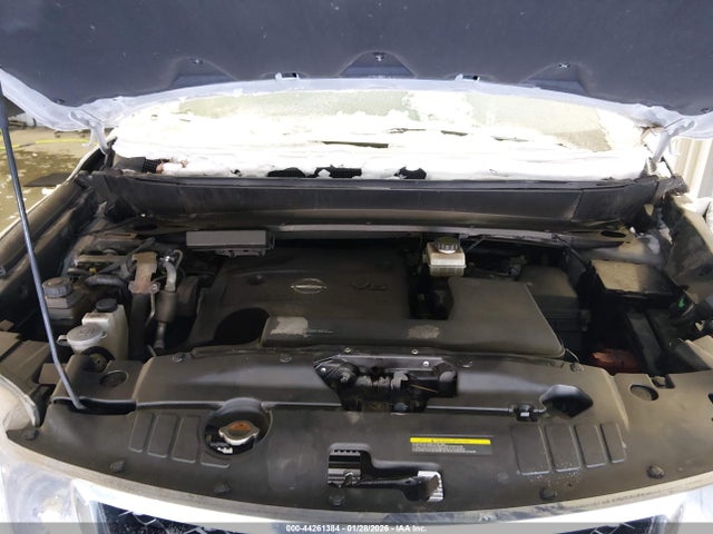 Nissan Pathfinder Sv