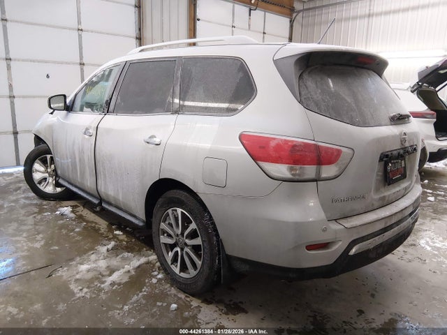 Nissan Pathfinder Sv