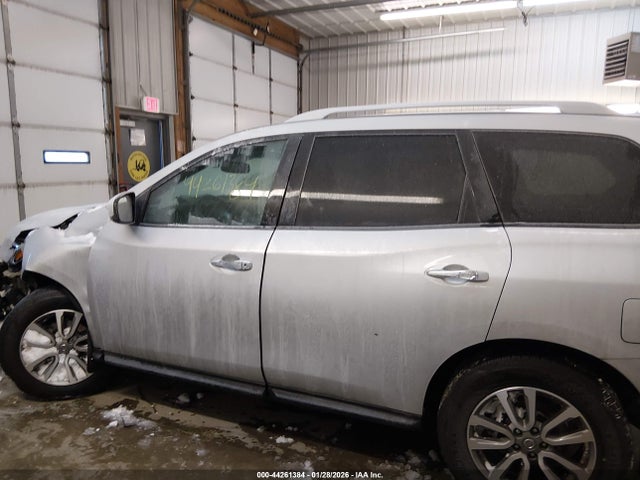 Nissan Pathfinder Sv
