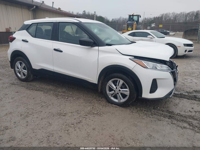 Salvage Nissan Kicks Play Image