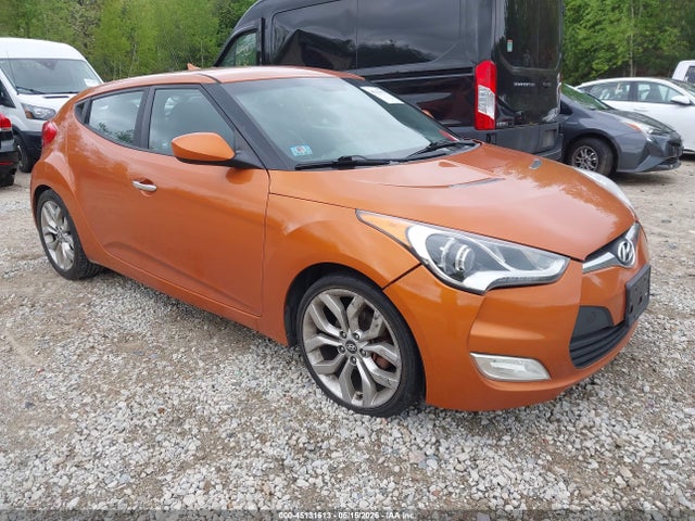 Salvage Hyundai VELOSTER Image