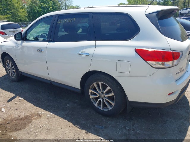 Nissan Pathfinder S