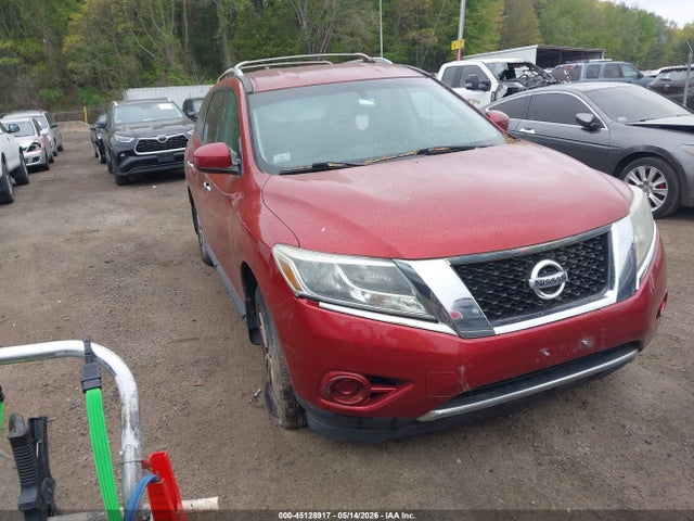Salvage Nissan Pathfinder Image