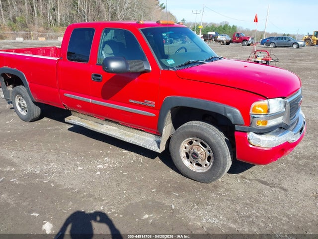 Salvage GMC Sierra 2500 Image